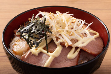 マヨねぎチャーシュー丼