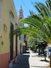 Fototapeta na wymiar colorful street in a historic center of Aguascalientes, Mexico