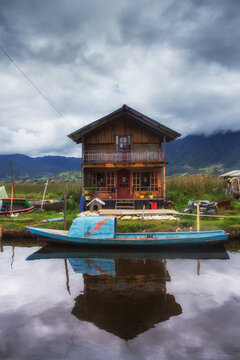Caba&ntilde;a en la cocha