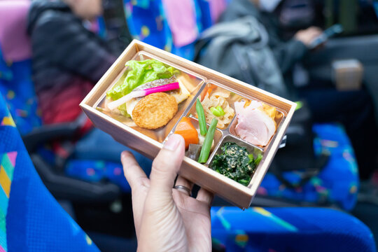 International airline meals served during the flight