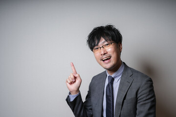 眼鏡のビジネスマン