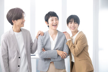 仲良しのビジネスマンチーム