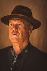 Attraktiver &auml;lterer Mann