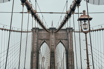 Obraz premium Foto del Puente de Brooklyn en Nueva York, Estados Unidos, sin gente.