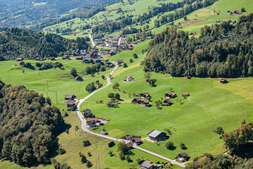 Luftaufnahme der Landschaft bei Stalden, Kanton Obwalden, Schweiz