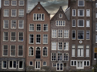 Fototapeta na wymiar amsterdam old houses view from canals