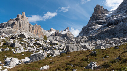 Fototapeta na wymiar Eindrucksvolle Bergkulisse in der Brenta (Italien)