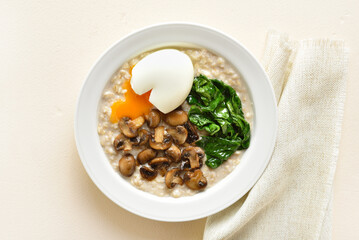 Mushroom and spinach oatmeal