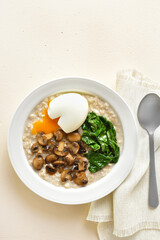 Mushroom and spinach oatmeal
