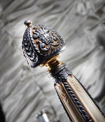 Smart dagger