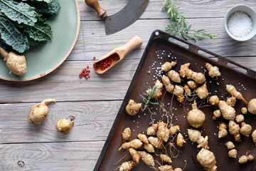 topinambur and potatoes with herbes and spices