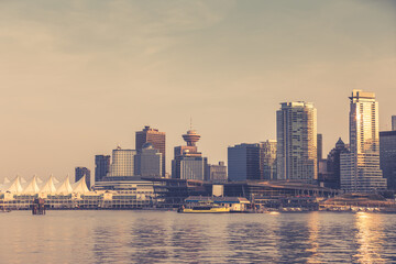Fototapeta premium Vancouver Downtown in the Evening