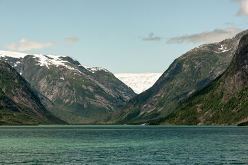 Blick über den Veitsstrandvatnet zum Gletscher Austerdalsbreen