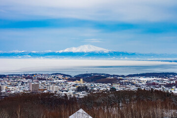 【北海道】冬の天都山から望む網走市街とオホーツク海の流氷 © k_river