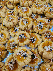 fill in frame peanut cookies with sesame seed
 