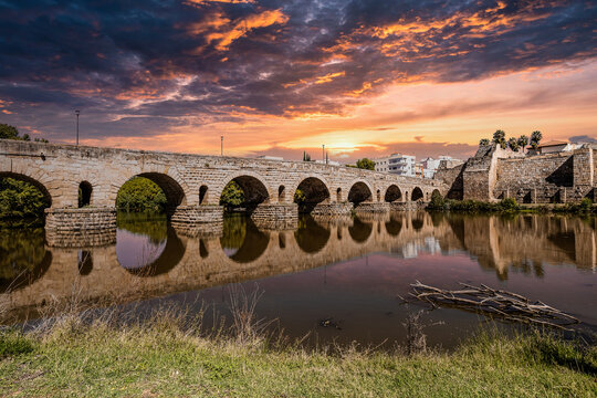 Puente Romano, the Roman Bridge in Merida, Extremadura, Spain.