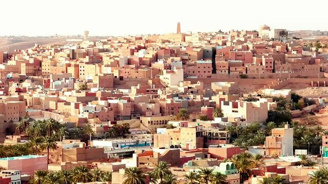 Immerse yourself in the stunning architecture and rich history of Ghardaia with this panoramic view.