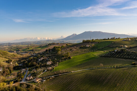 I monti Sibillini visti da Offida nelle Marche