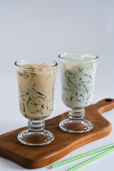 grass jelly in coconut milk and palm sugar