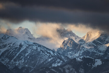 Plakat Winter scenery of Tatra Mountains at cloudy sunrise. Poland