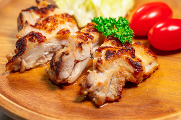 鶏ももの塩麴焼き