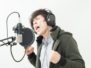 ボイトレ　声優　イメージ