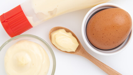 マヨネーズ　イメージ