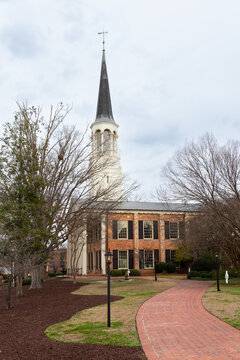 Side view of historic 1832 First Presbyterian Church with its hexastyle portico and steeple&nbsp;added in 1922 at 102 Ann St, Fayetteville, West Virginia, USA