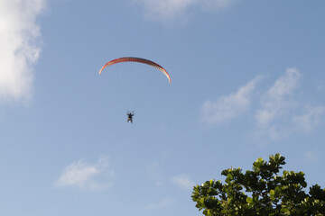 Parapente Voando no Céu