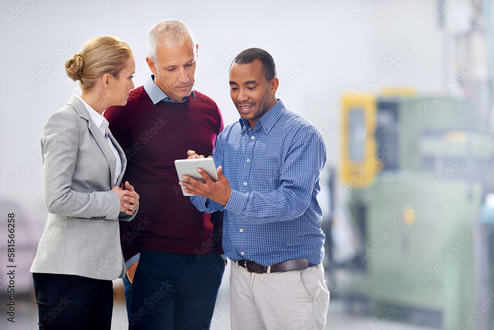 Aufkleber giving feedback about operations. the management of a factory using a tablet during a warehouse insp