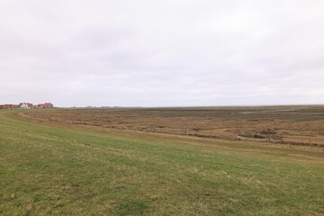 Obraz premium Blick auf das Wattenmeer vor der Nordseeinsel Juist