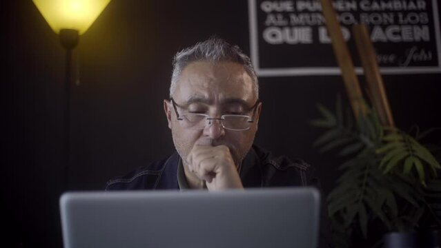 Latin American Freelancer Struggling with Work