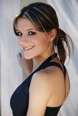 mulher linda fazendo pose para foto