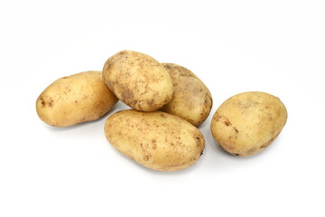 Fototapeta na wymiar Ripe potatoes isolated on white background