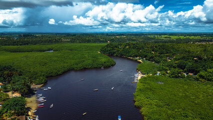 Fototapeta premium Tropical Caraíva Bahia Paisagem Natureza Paraíso Turístico Vilarejo Férias Verão Praia Satu Rio Mar Comunidade Litorânea Ribeirinha Porto Seguro Costa Descobrimento APA Trancoso Monte Pascoal Igreja