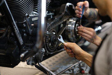 Maintenance of motorcycle engine clutch system by technicians