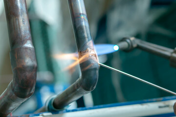 Welding of copper pipe of a methane gas pipeline or of a conditioning or water system.