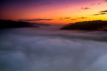Sonnenaufgang mit Nebel über der Mosel © Georg