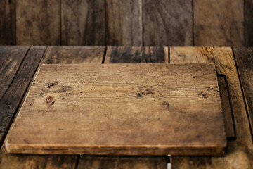 木目の美しい板と木の部屋