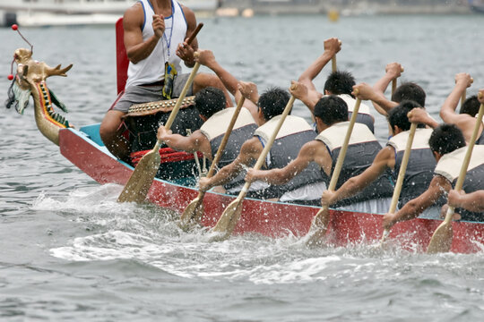 dragon boat crew in action