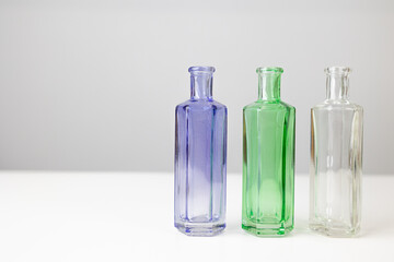 3色のガラス瓶【右寄せ】