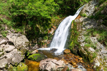 Idyllischer Wasserfall - im mittleren Teil der Allerheiligen Wasserfälle im Schwarzwald nahe...