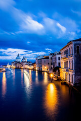 Obraz premium The Grand Canal In Venice At Dusk From Ponte dell'Accademia Bridge