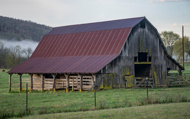 Obraz premium Old Barn in Boxley Valley, Arkansas