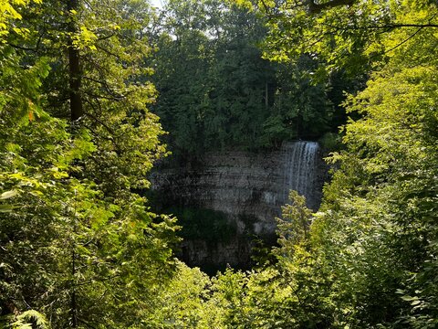 Dundas Peak 
