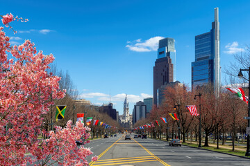 Philadelphia city skyline with spring flowers in spring sunny day, Philadelphia, Pennsylvania. - 581847496