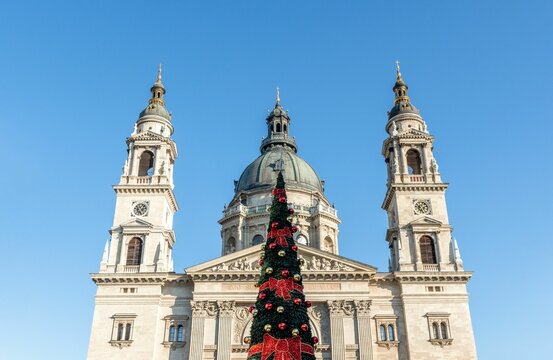 Beautiful Christmas tree in front of Saint Stephen's Basilica in Budapest, Hungary - Powered by Adobe