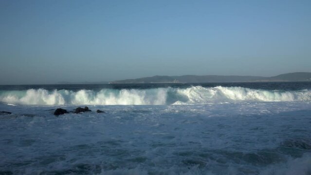 The Beauty and Power of Ocean Waves: A Slow Motion Seascap