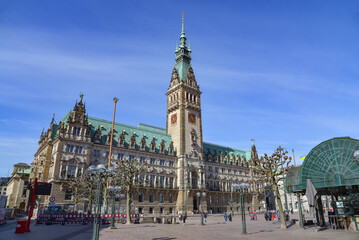 Fototapeta na wymiar historisches Rathaus in der Hansestadt Hamburg