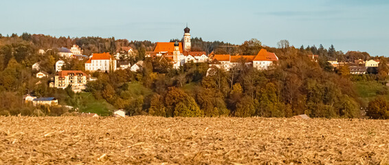Obraz premium Autumn or indian summer view with two churches near Bad Griesbach, Rottal valley, Bavaria, Germany